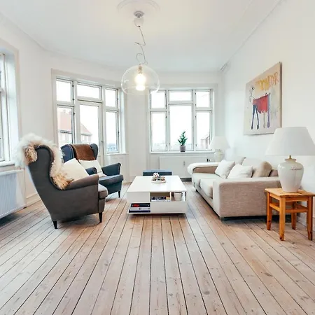 Elegant, Evocative And Cosy In Osterbro With A Panoramic View. Eco-friendly. 1km Harbour/ Beach, 3km- Center, 13km-airport. Copenhagen
