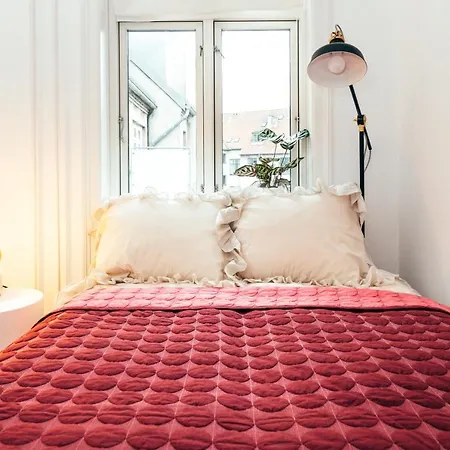 Elegant, Evocative And Cosy In Osterbro With A Panoramic View. Eco-friendly. 1km Harbour/ Beach, 3km- Center, 13km-airport. Apartment Copenhagen