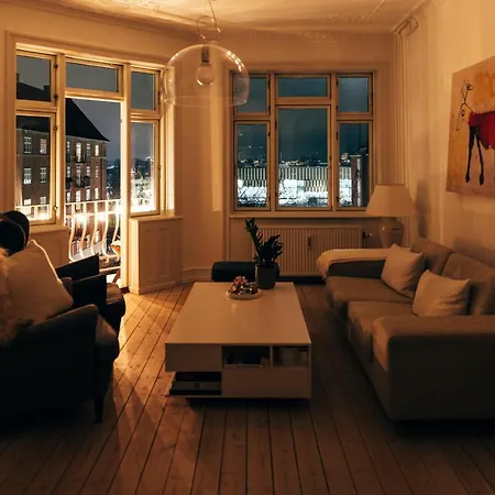 Elegant, Evocative And Cosy In Osterbro With A Panoramic View. Eco-friendly. 1km Harbour/ Beach, 3km- Center, 13km-airport. Copenhagen