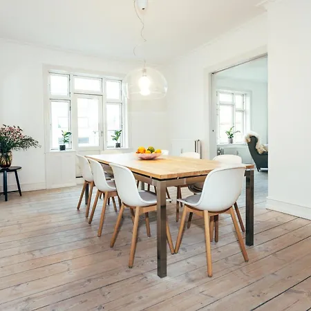 Elegant, Evocative And Cosy In Osterbro With A Panoramic View. Eco-friendly. 1km Harbour/ Beach, 3km- Center, 13km-airport. Copenhagen
