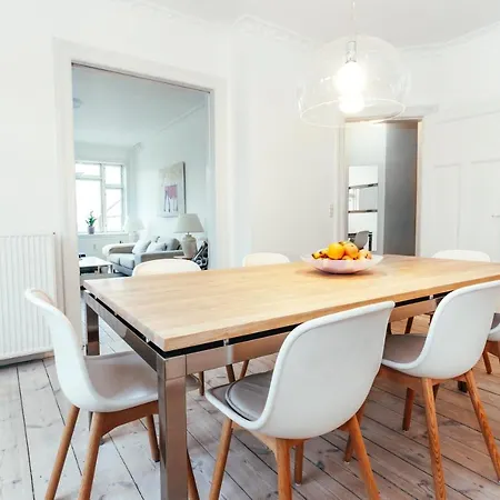 Apartment Elegant, Evocative And Cosy In Osterbro With A Panoramic View. Eco-friendly. 1km Harbour/ Beach, 3km- Center, 13km-airport. Copenhagen